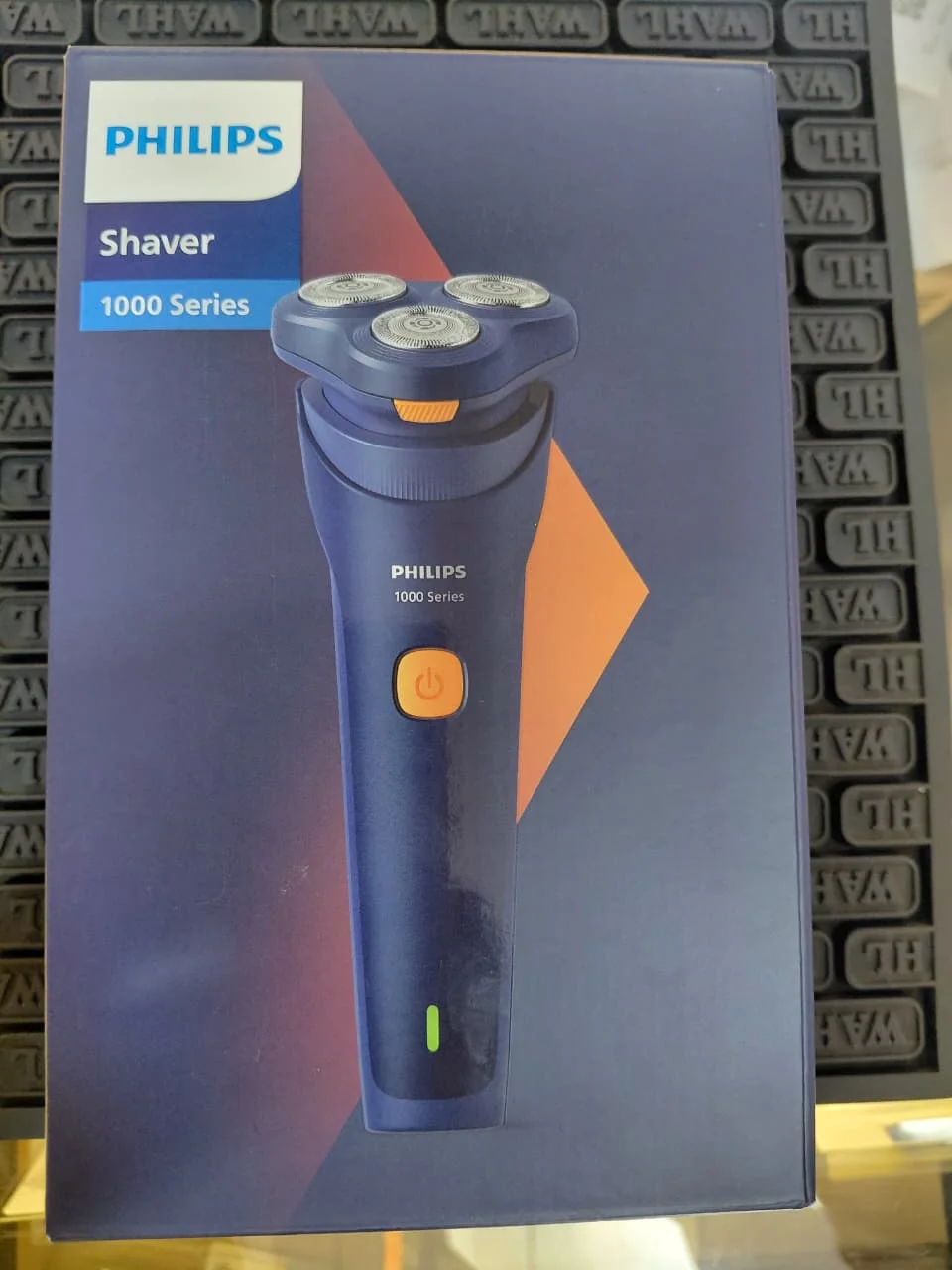 Philips Shaver 1000 Series Electric Rotary Shaver – Rechargeable & Skin Friendly